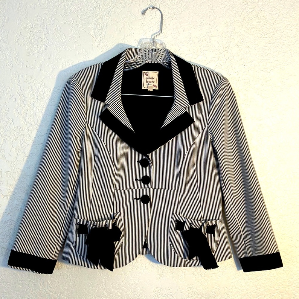 Black White Striped Seersucker Ribbon Triple Button Romantic Blazer